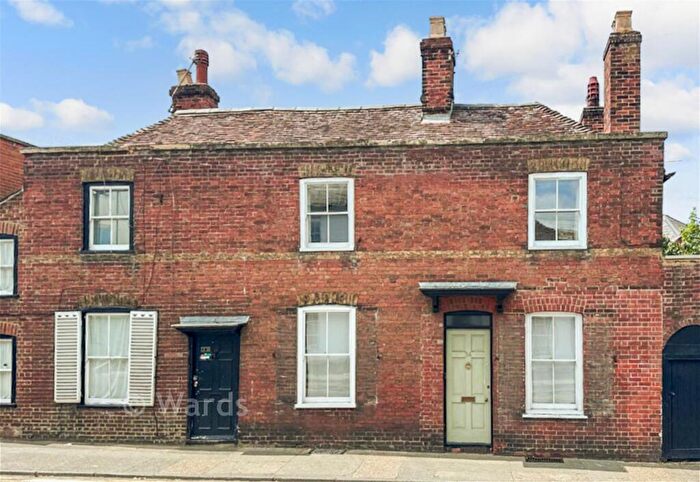 4 Bedroom Semi Detached House For Sale In Oaten Hill, Canterbury, Kent, CT1