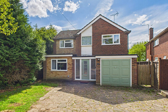 3 Bedroom Detached House For Sale In Counters Close, Boxmoor, HP1