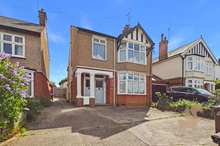 4 Bedroom Detached House For Sale In Maldon Road, Colchester, CO3