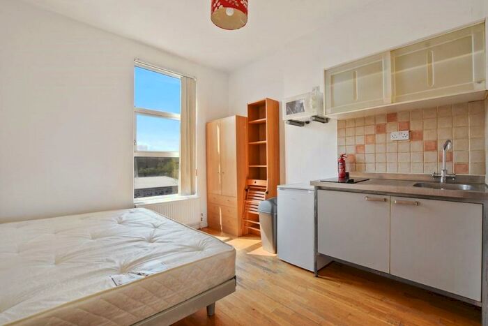 Apartment To Rent In Chalk Farm Road, London, NW1