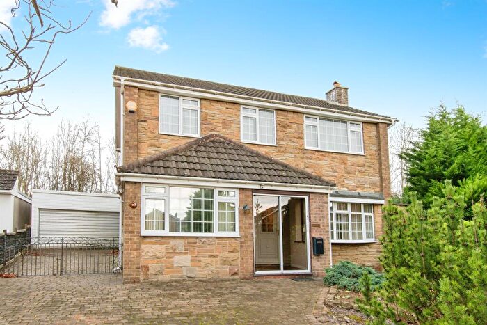 4 Bedroom Detached House For Sale In Greystones Close, Aberford, Leeds, LS25