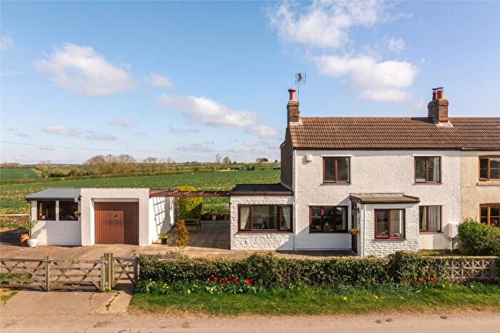 3 Bedroom Semi-Detached House For Sale In Higham Cross Road, Hanslope, Milton Keynes, Buckinghamshire, MK19