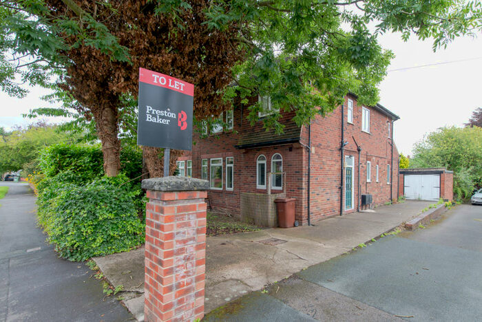 2 Bedroom Ground Flat To Rent In St. Chads View, Leeds, LS6