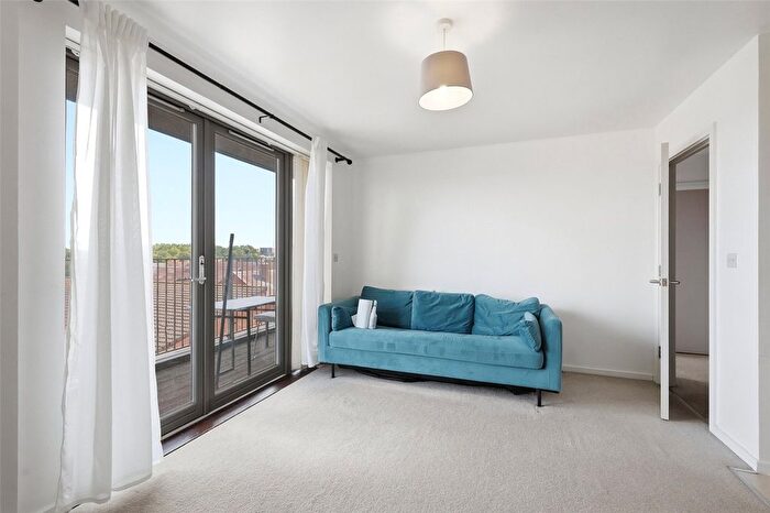 1 Bedroom Flat To Rent In Hammersley Court, Canning Town, London, E16