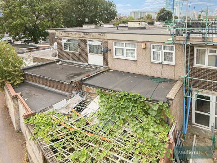 3 Bedroom Terraced House For Sale In Seaton Close, London, E13