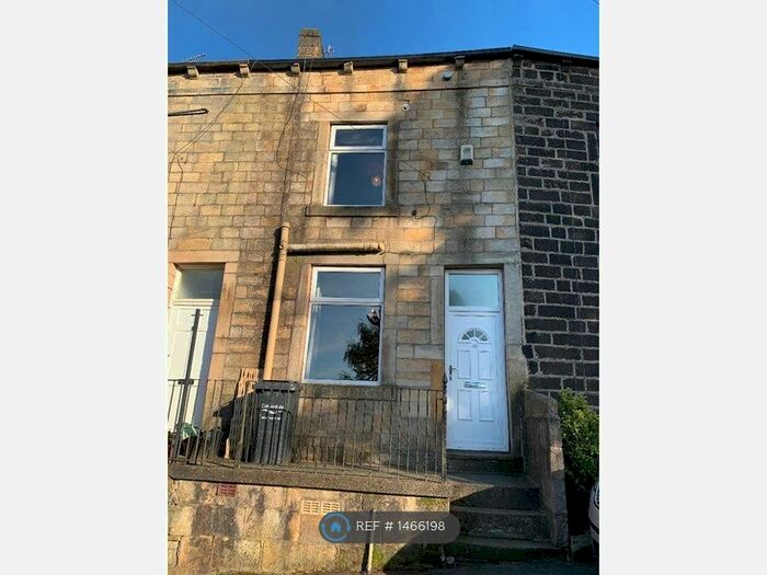 4 Bedroom Terraced House To Rent In Longfield Road, Todmorden, OL14