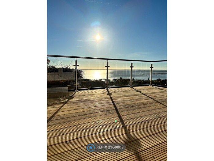 2 Bedroom Flat To Rent In Cliff Parade, Leigh-On-Sea, SS9