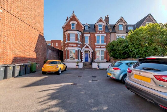 2 Bedroom Flat To Rent In Norwood Road, West Norwood, SE27