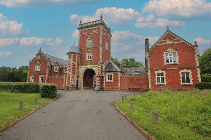 2 Bedroom Flat To Rent In Ridley Court, Crawley, RH10