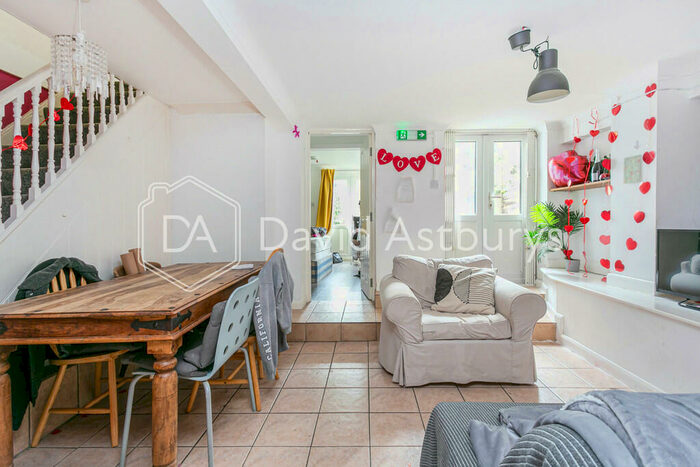 6 Bedroom Terraced House To Rent In Brecknock Road, Tufnell Park, London, N19