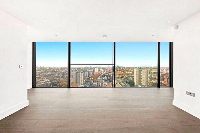 2 Bedroom Flat To Rent In Carrara Tower, London, EC1V