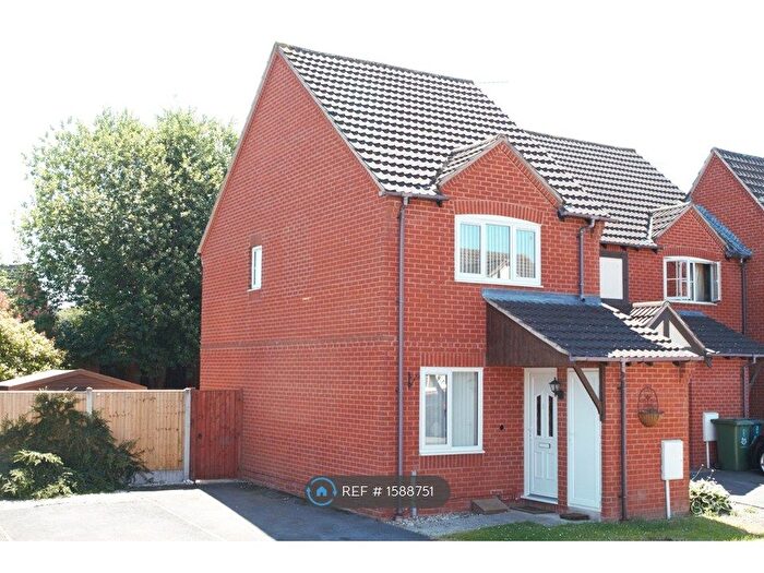 2 Bedroom End Of Terrace House To Rent In Caldy Avenue, Worcester, WR5
