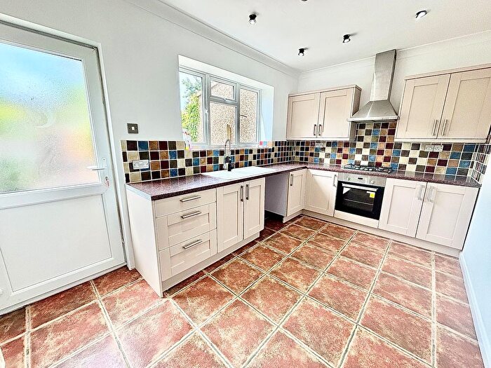 3 Bedroom Property To Rent In Fieldway, Dagenham, RM8