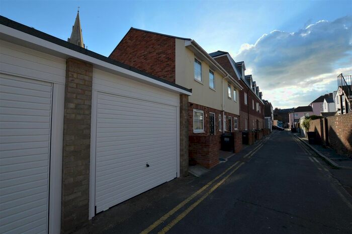Garage / Parking To Rent In South Street, Eastbourne, BN21
