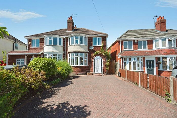3 Bedroom Semi-Detached House For Sale In Queens Drive, Rowley Regis, B65