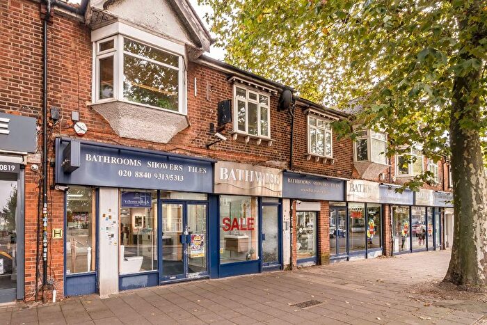 2 Bedroom Flat To Rent In Northfield Avenue, Ealing, W5