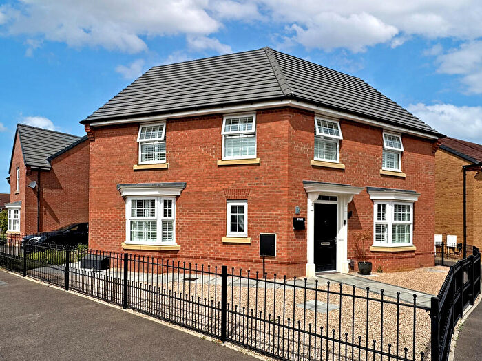 4 Bedroom Detached House For Sale In Mayflower Lane, Langford, SG18