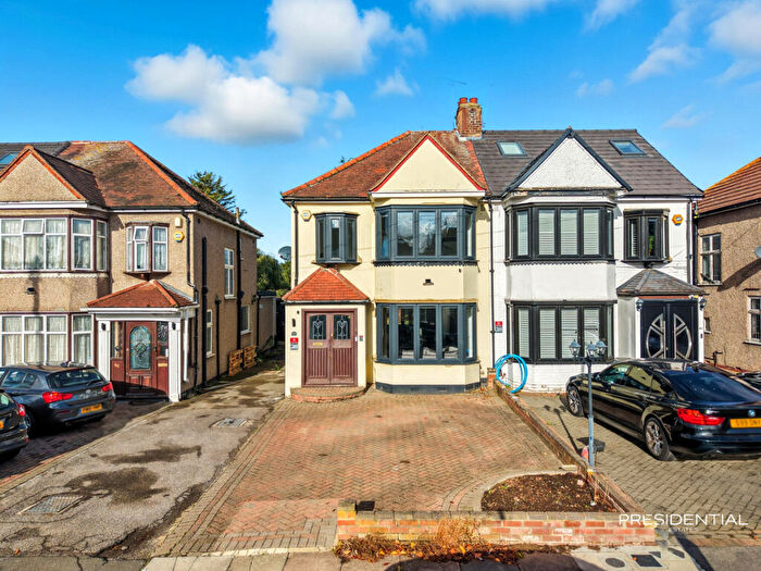 3 Bedroom Semi-Detached House For Sale In Wensleydale Avenue, Clayhall, IG5