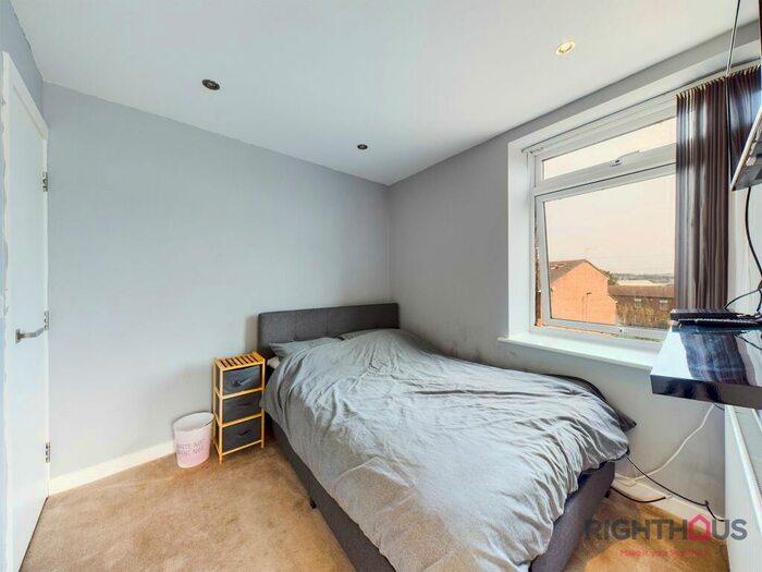 1 Bedroom End Of Terrace House To Rent In Saddler Street, Wyke, BD12