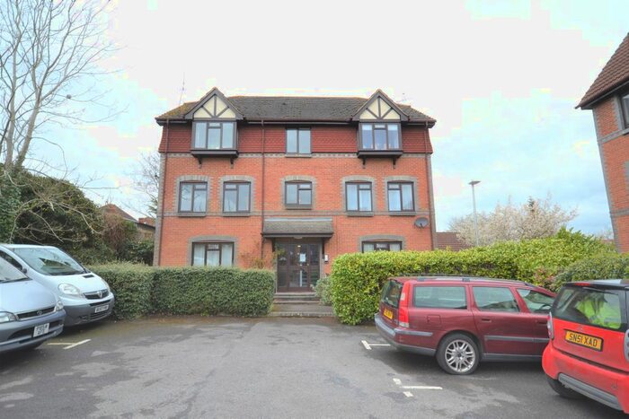 2 Bedroom Flat To Rent In Rowe Court, Grovelands Road, Reading, RG30