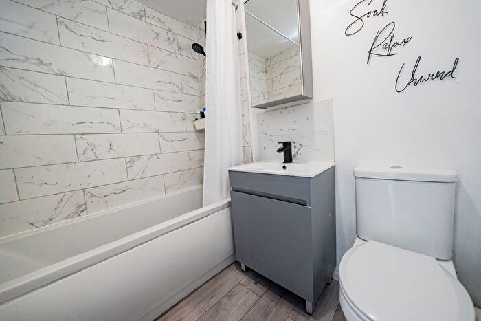 2 Bedroom End Of Terrace House For Sale In Glebelands Road, Leicester, Leicestershire, LE4