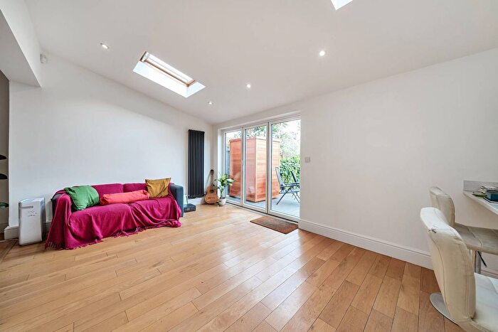 5 Bedroom Semi-Detached House To Rent In Abergeldie Road, Lee, London, SE12
