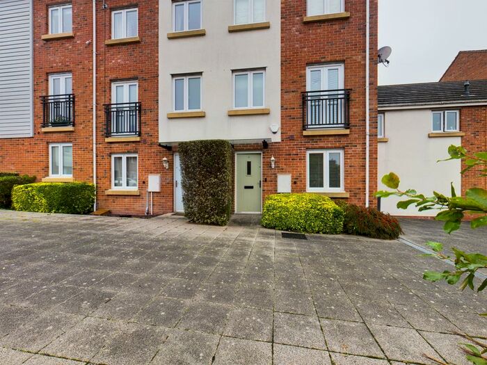 5 Bedroom Town House To Rent In Windlass Square, Hanley, Stoke-on-Trent, ST1