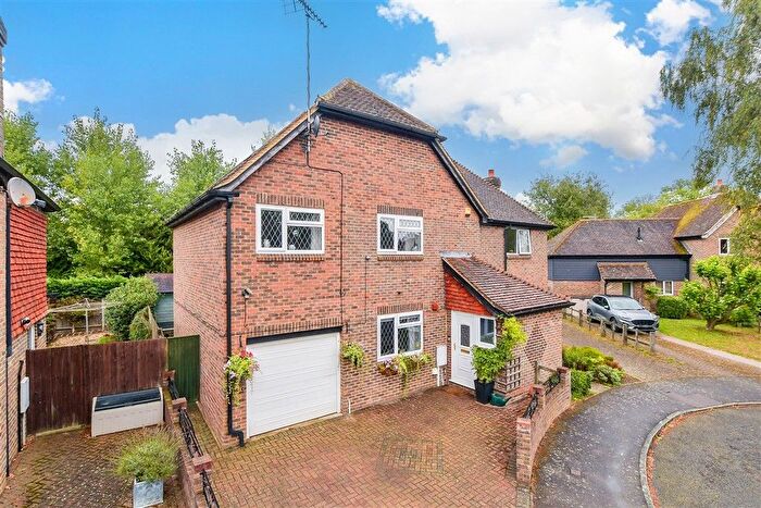 4 Bedroom Semi-Detached House For Sale In The Acorns, Smarden, Kent, TN27