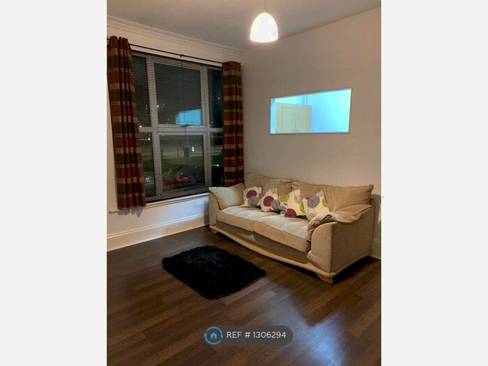 2 Bedroom Flat To Rent In Midland Road, Gloucester GL1