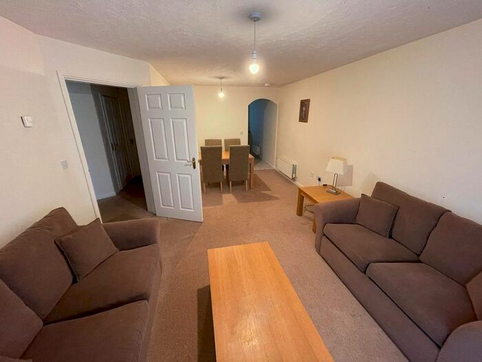 2 Bedroom Flat To Rent In Wharf Lane, Solihull, B91