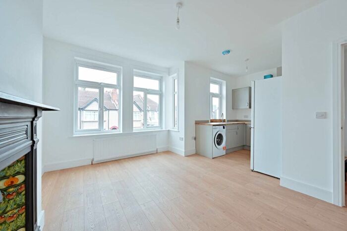 2 Bedroom Maisonette To Rent In Hamilton Road, Harrow, HA1