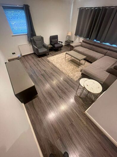 2 Bedroom Flat To Rent In Green Pastures, Stockport, SK4