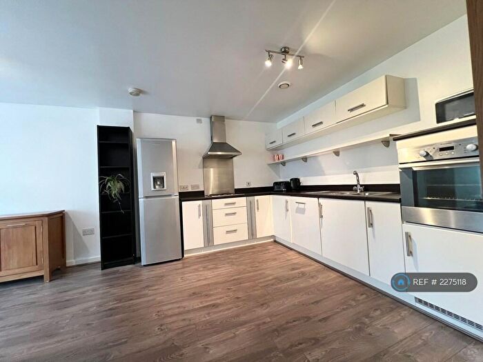 2 Bedroom Flat To Rent In Aire Quay, Hunslet, Leeds, LS10