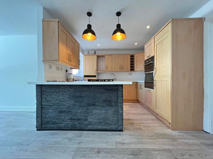 2 Bedroom Flat To Rent In Umberslade Road, Earlswood, Solihull, Warwickshire, B94
