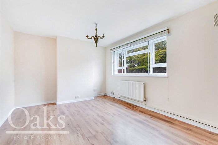 2 Bedroom Flat For Sale In Streatham High Road, Streatham, SW16
