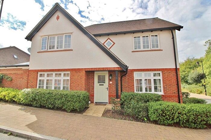 4 Bedroom Detached House For Sale In Allenby Road, Berewood, PO7