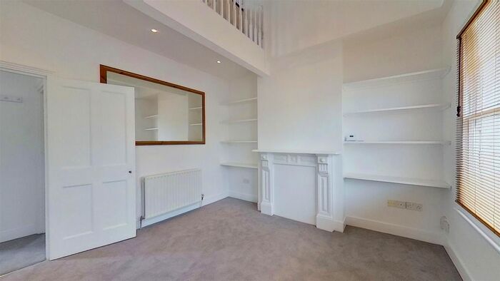 3 Bedroom Flat To Rent In Allfarthing Lane, London, SW18