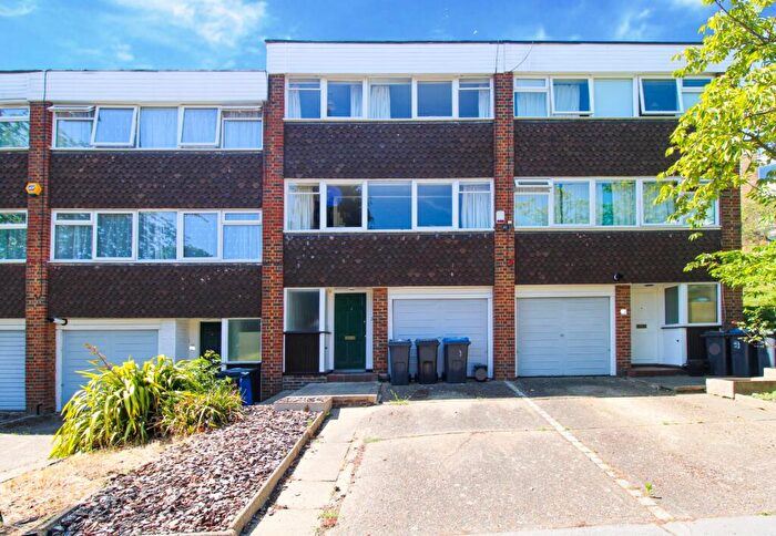 4 Bedroom House For Sale In Chichele Gardens, Croydon, CR0