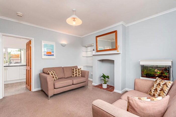 3 Bedroom Terraced House For Sale In Birmingham Road, Stratford-Upon-Avon, CV37
