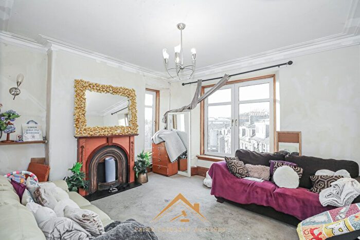 2 Bedroom Flat For Sale In , Portland Street, Second Floor Left, Aberdeen, AB11