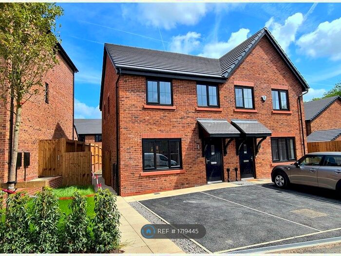 3 Bedroom Semi-Detached House To Rent In Heathside Drive, Prestwich, Manchester, M25