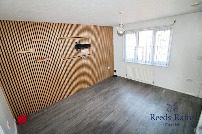 2 Bedroom End Of Terrace House To Rent In Windy House Lane, Sheffield, South Yorkshire, S2