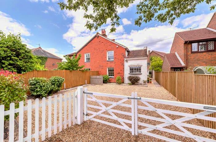 3 Bedroom Semi-Detached House To Rent In Clay Lane, Jacob's Well, Guildford, GU4