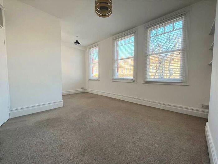 1 Bedroom Apartment To Rent In Holmdene Avenue, London, SE24