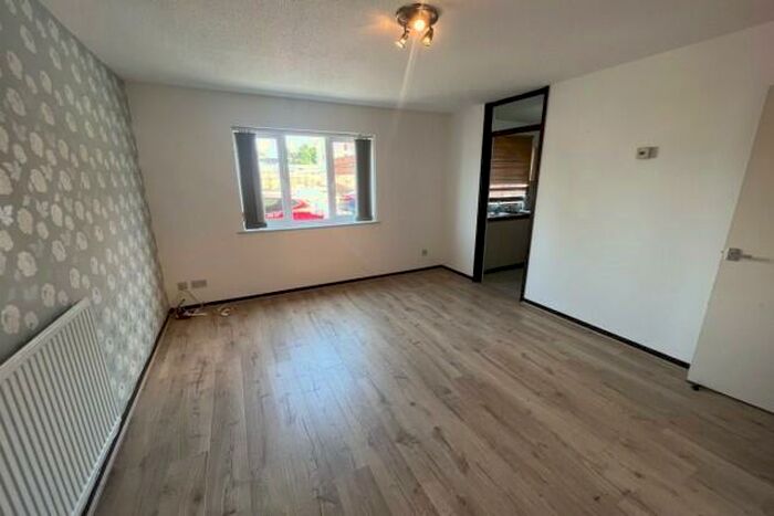 2 Bedroom Flat To Rent In Pascal Court Cardiff, CF24