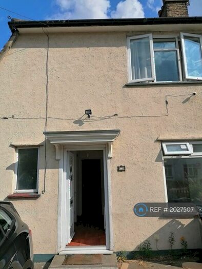 2 Bedroom Semi-Detached House To Rent In Greatfields Road, Barking, IG11