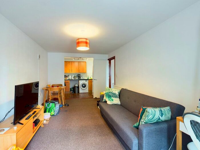 1 Bedroom Flat To Rent In - Hambledon Road, Waterlooville, PO7