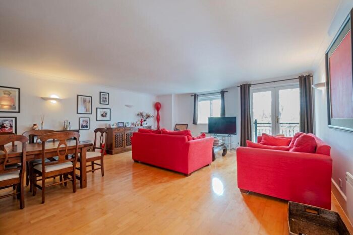 2 Bedroom Flat To Rent In Mortlake High Street London, SW14