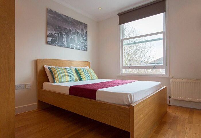 Studio To Rent In Flat, Shepherds Bush Road, Brook Green, W6