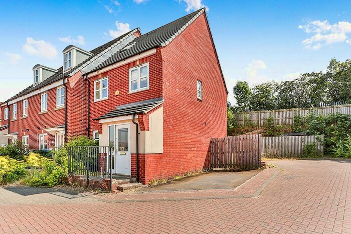 4 Bedroom End Of Terrace House To Rent In Myrtle Close, Sheffield, S2